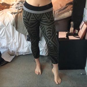 Lululemon crop pants